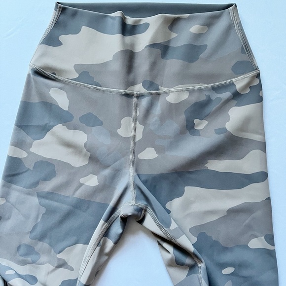 ALO Yoga Camo Leggings - Brown and Tan - Picture 4 of 9